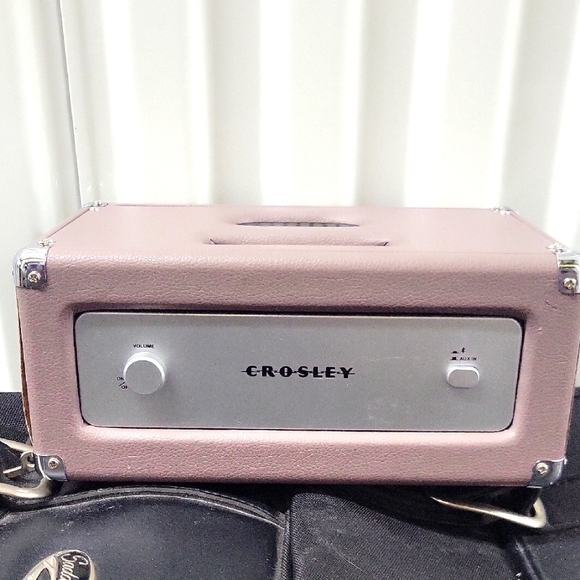 Crosley Pink Portable Audio Speaker. Read Description. - Picture 1 of 11